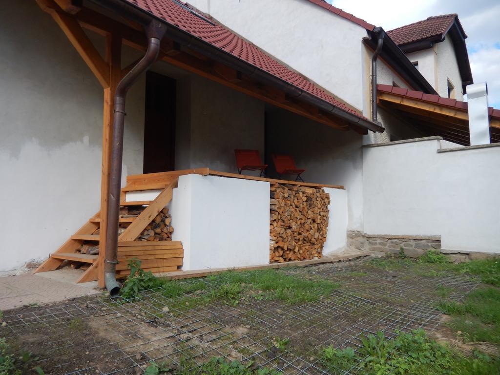 Apartment U Lochu Knovicky Exterior foto