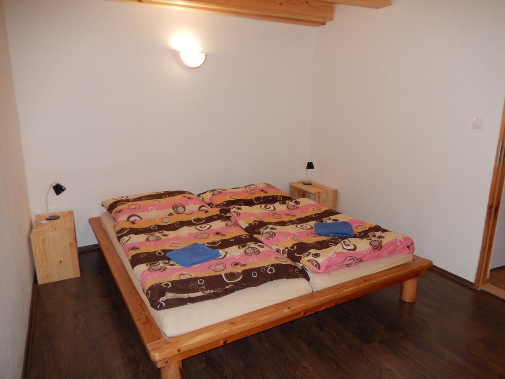 Apartment U Lochu Knovicky Exterior foto