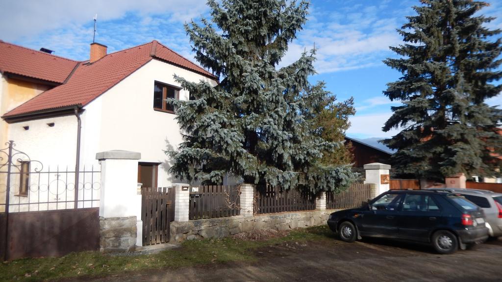 Apartment U Lochu Knovicky Exterior foto