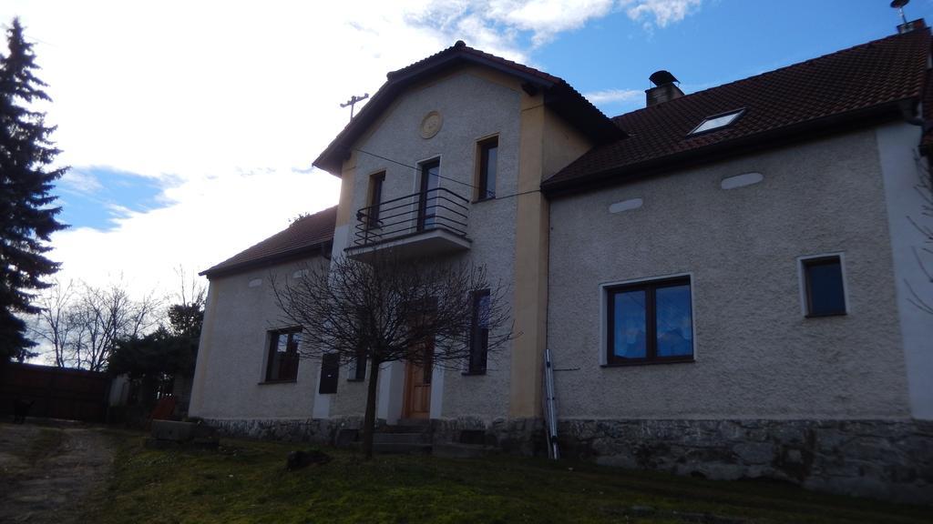 Apartment U Lochu Knovicky Exterior foto